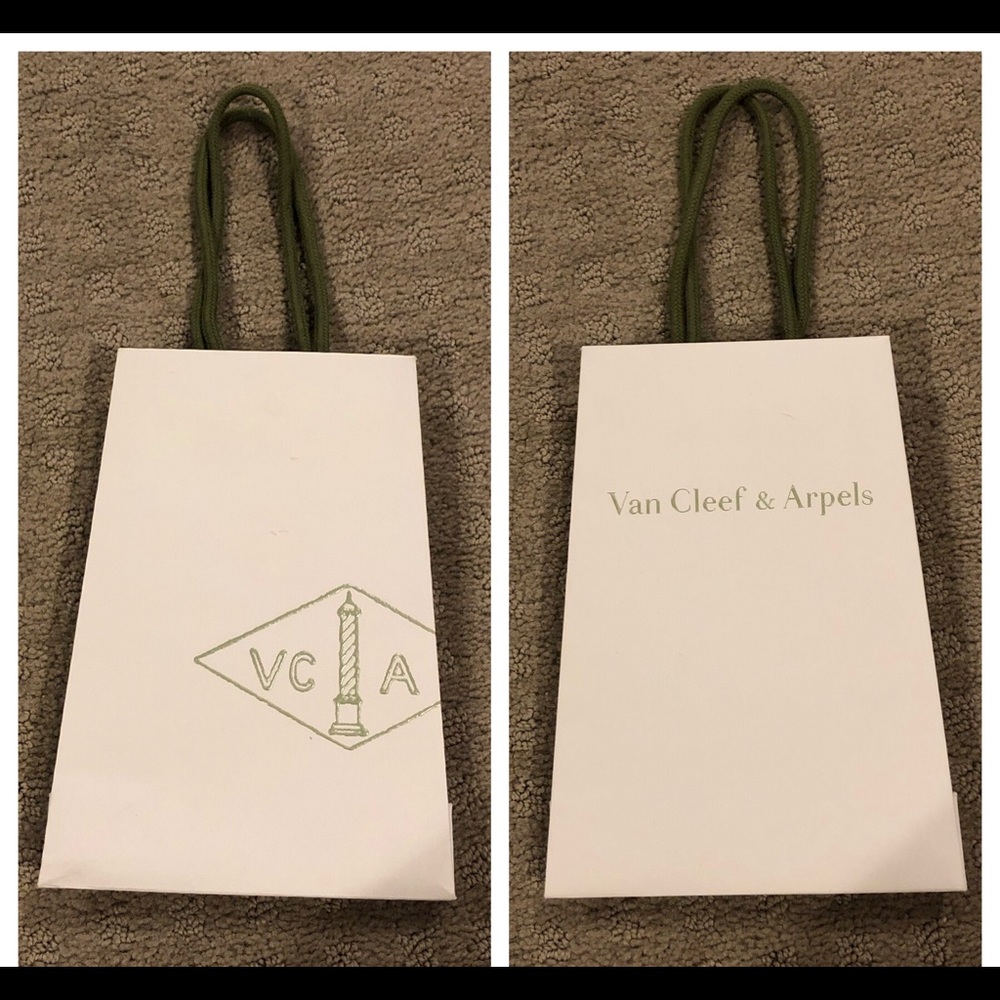 💯 💍 Authentic Van Cleef & Arpels bag